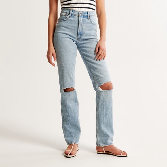 Abercrombie & Fitch Light Wash Ripped Ultra High Rise 90s Straight Jean Size 27 - Picture 1 of 4
